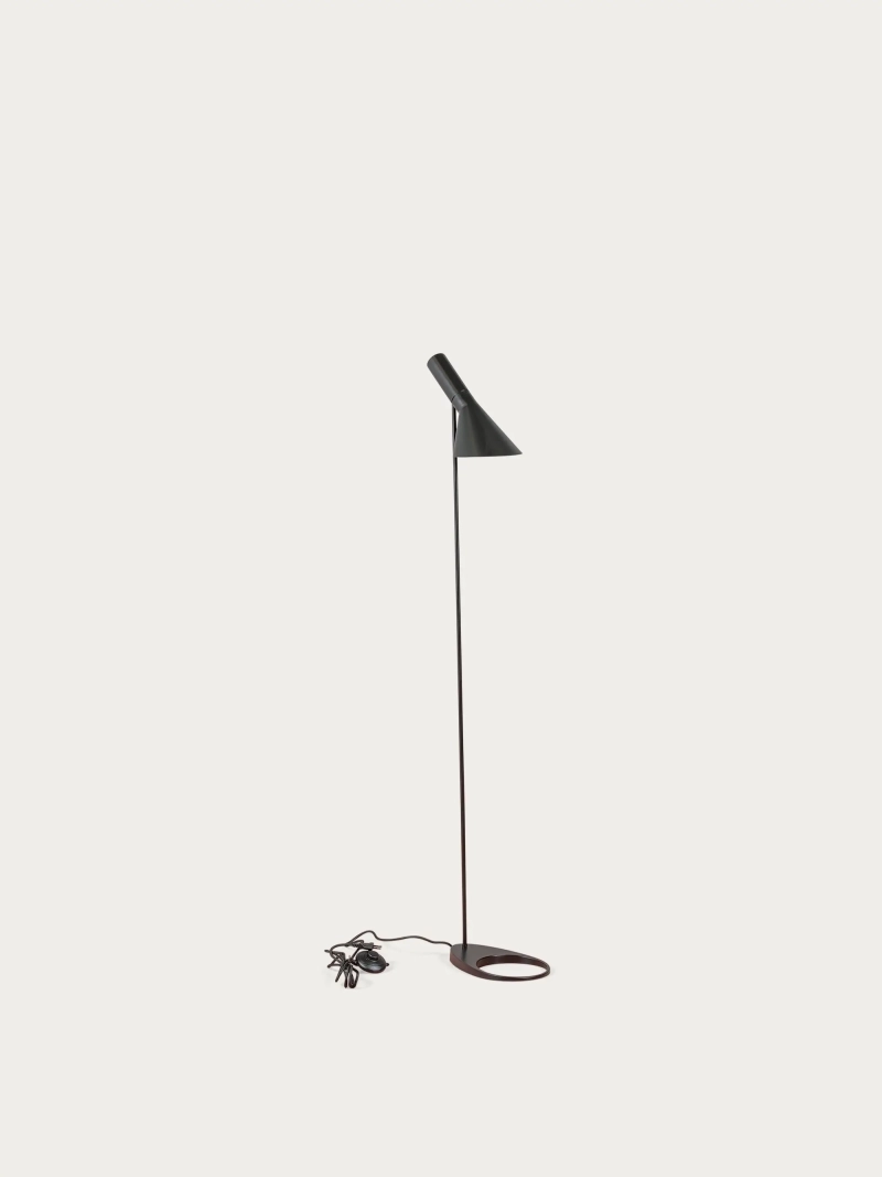 Golvlampa i ståldesign - Jhon NEST DREAM - 1