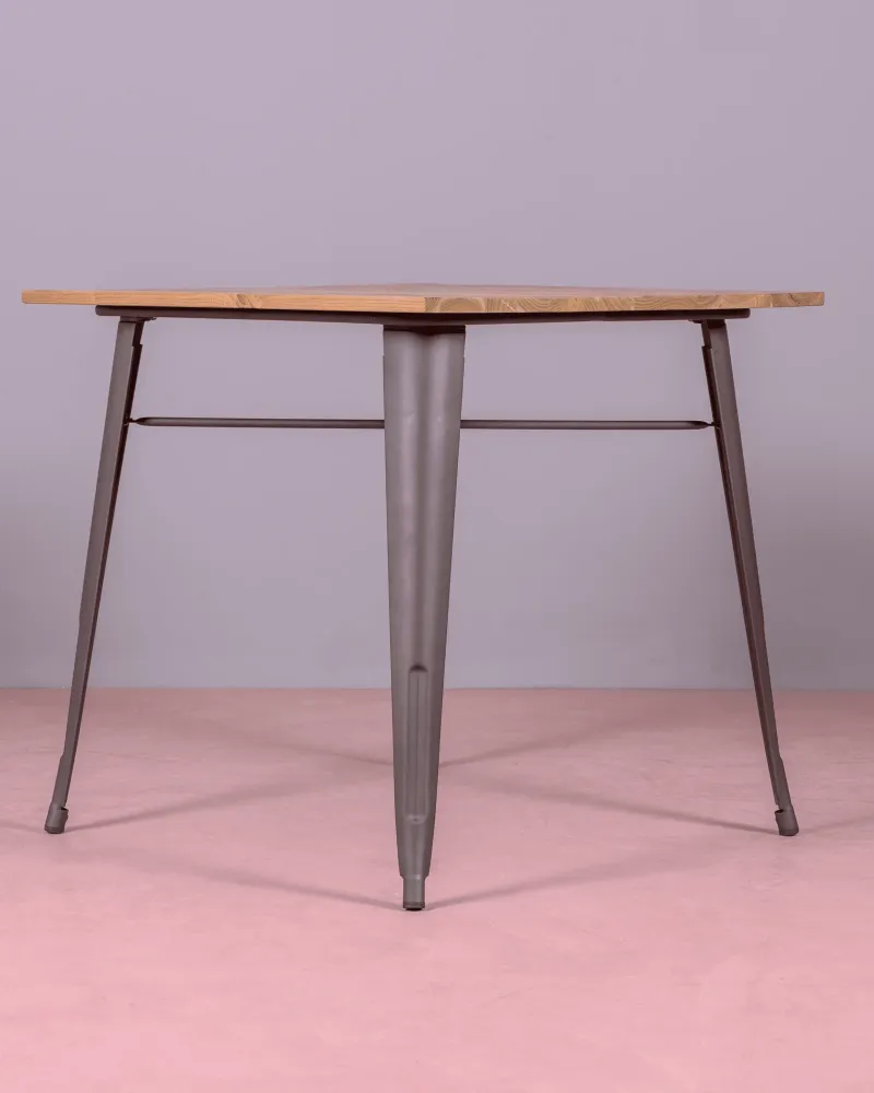 Table Bistro industrielle vieillie avec bois clair | Magasin Nest Dream