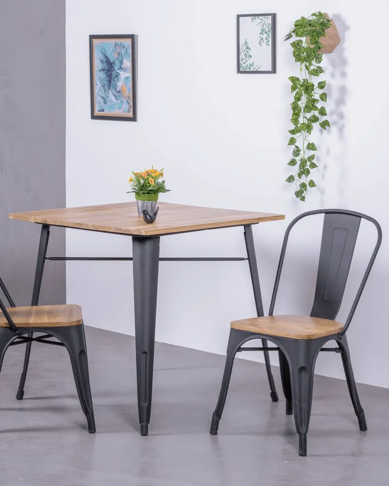 Table industrielle en acier noir et bois clair | Magasin Dream Nest