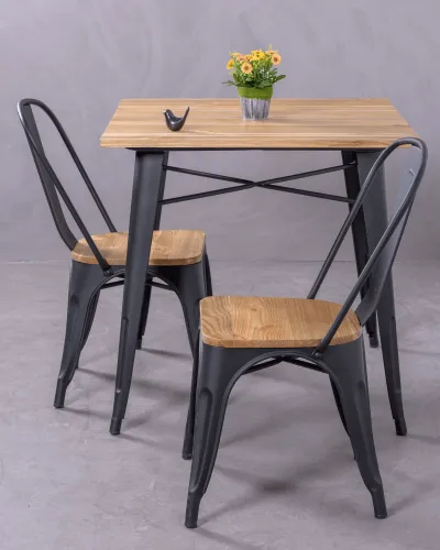 Mesa industrial en acero negro y madera claraa | Tienda Nest Dream