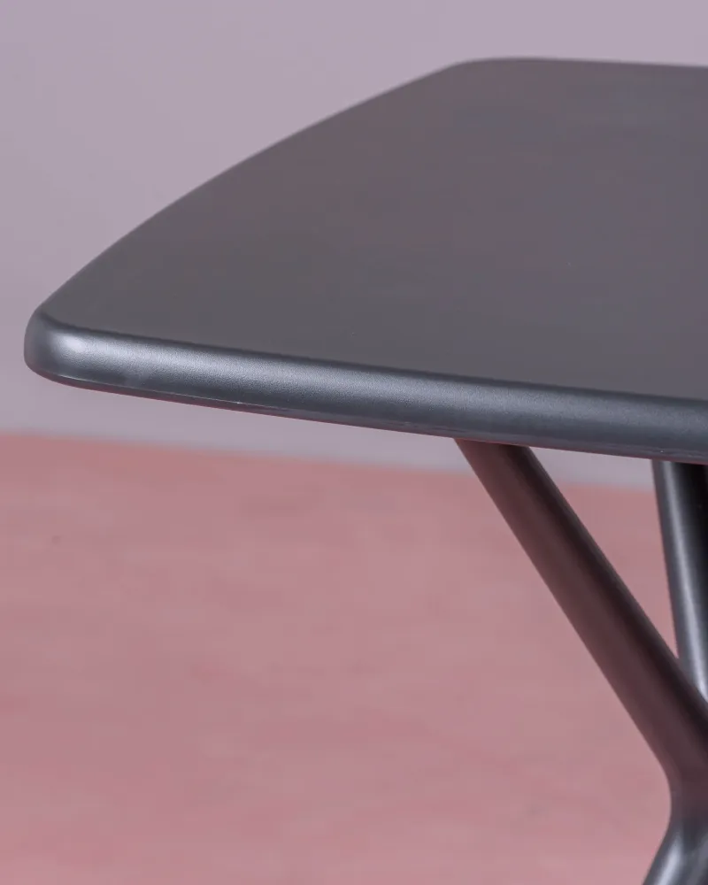 Table design adaptée à une utilisation en extérieur | Magasin Nest Dream