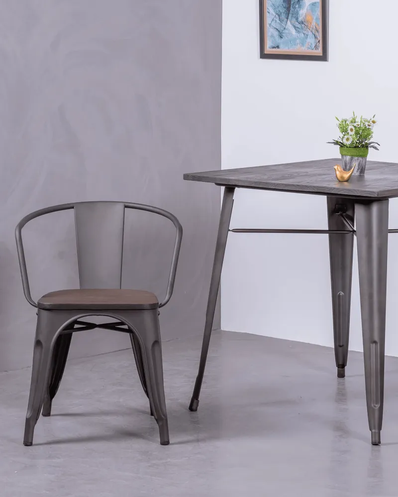 Silla industrial Bistro envejecida con brazos | Tienda Nest Dream