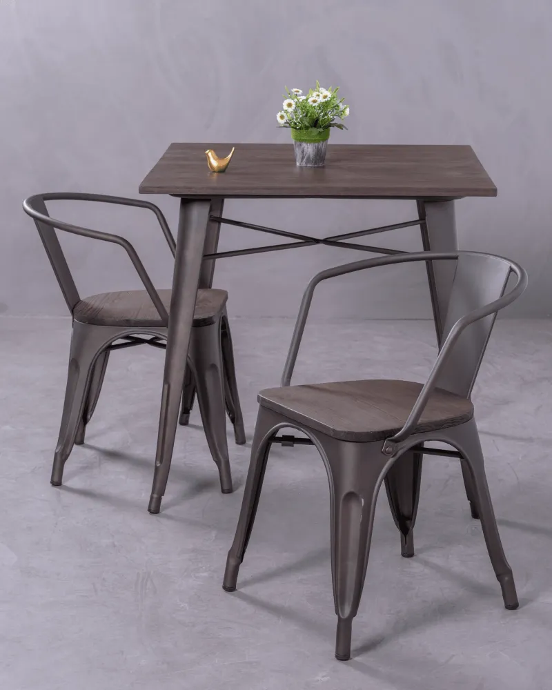 Industriel bistrostol med armlæn | Shop online Nest Dream