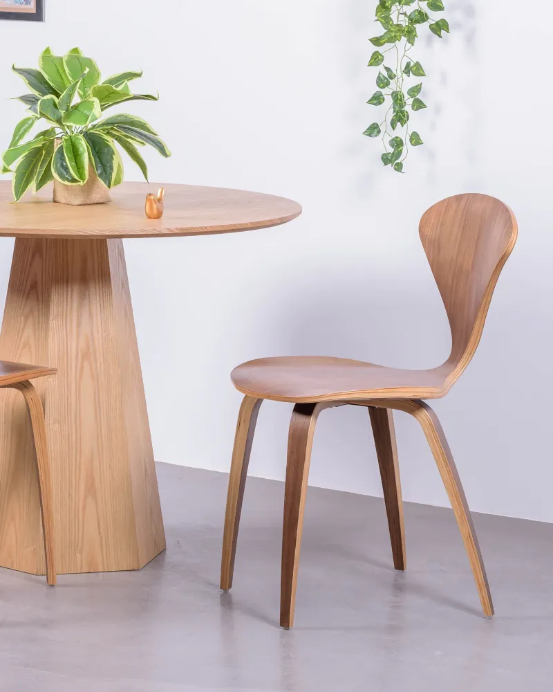 Chaise de salle à manger scandinave Cherner en noyer | Livraison gratuite