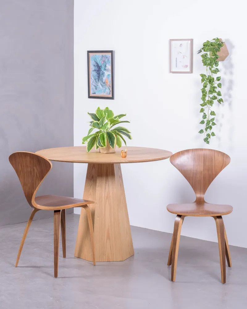 Chaise de salle à manger scandinave Cherner en noyer | Livraison gratuite