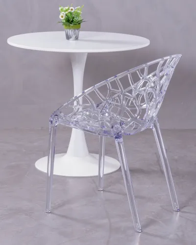 Chaise Chrystal transparent adaptée à une utilisation en extérieur | Magasin Nest Dream