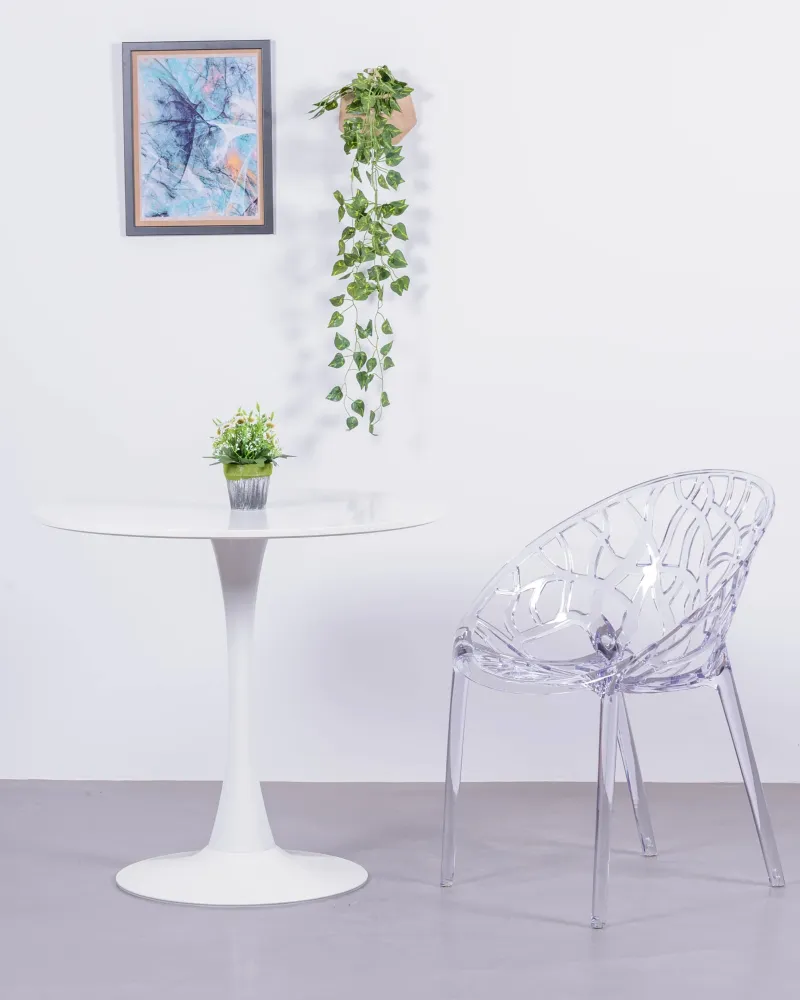 Chaise Chrystal transparent adaptée à une utilisation en extérieur | Magasin Nest Dream