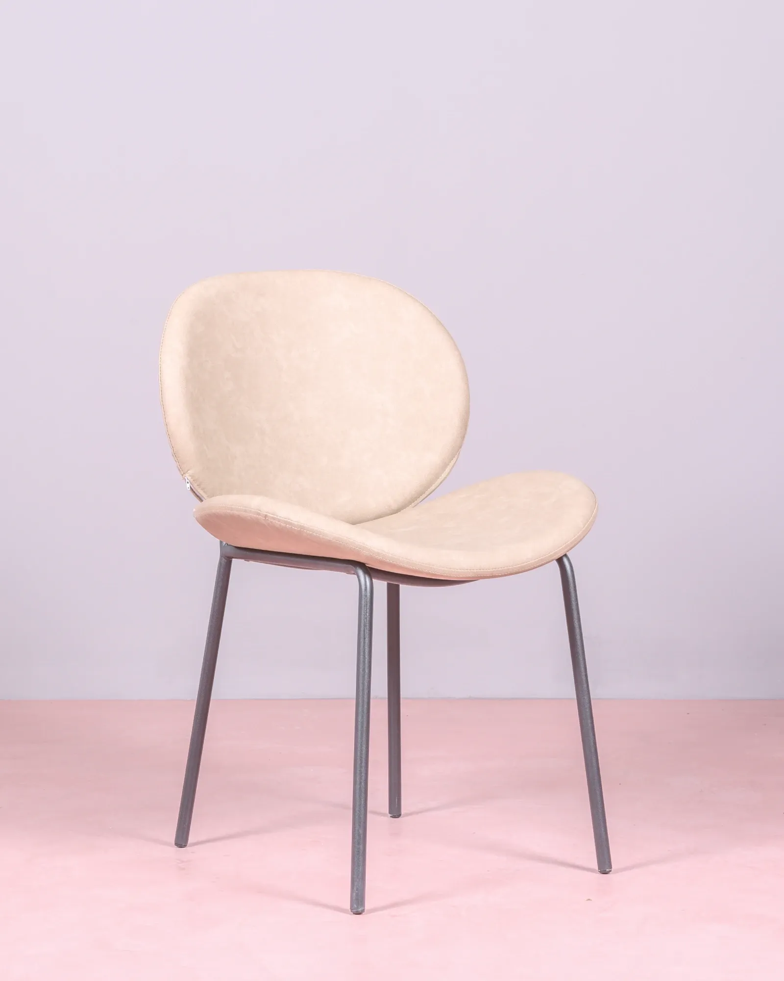 Retro chair upholstered in aged imitation leather | Vintage chairs | Nest Dream