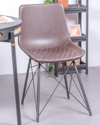 Chaise industrielle Jules recouverte de similicuir | Nest Dream