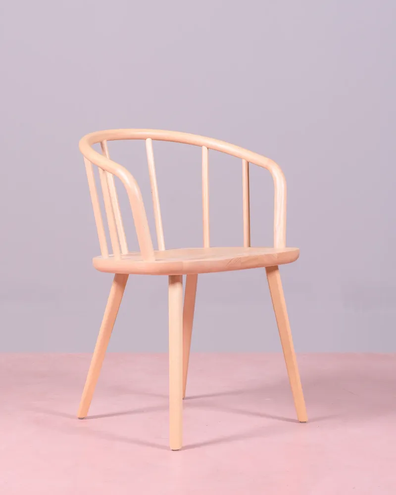 Chaise de salle à manger sculptée à la main avec accoudoirs | Chaises design