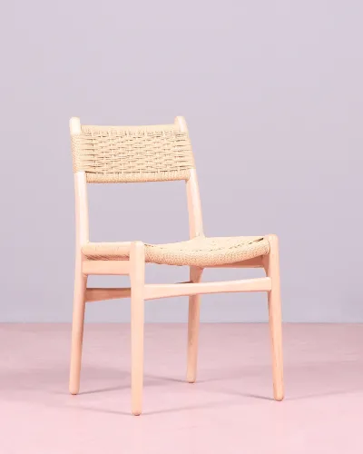 Liam Nordic chair in beech wood | modern and elegant design