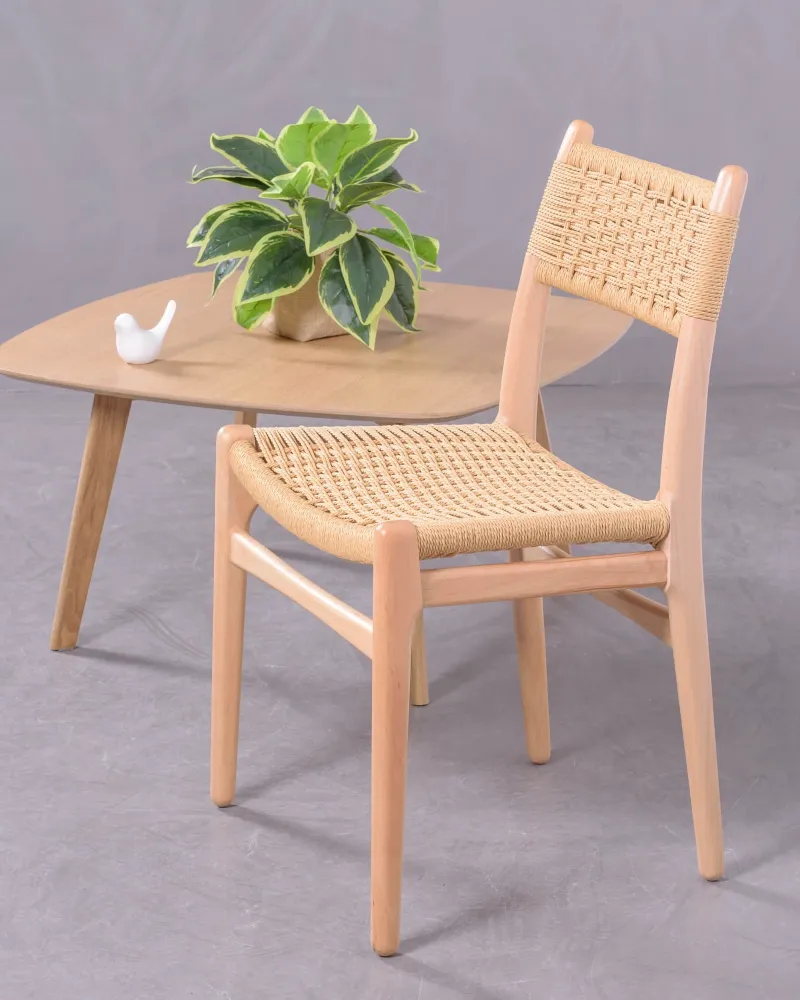 Chaise nordique Liam en bois de hêtre | design moderne et élégant