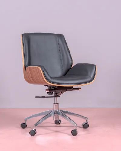 Nordic office chair upholstered in Italian leather | Free shipping