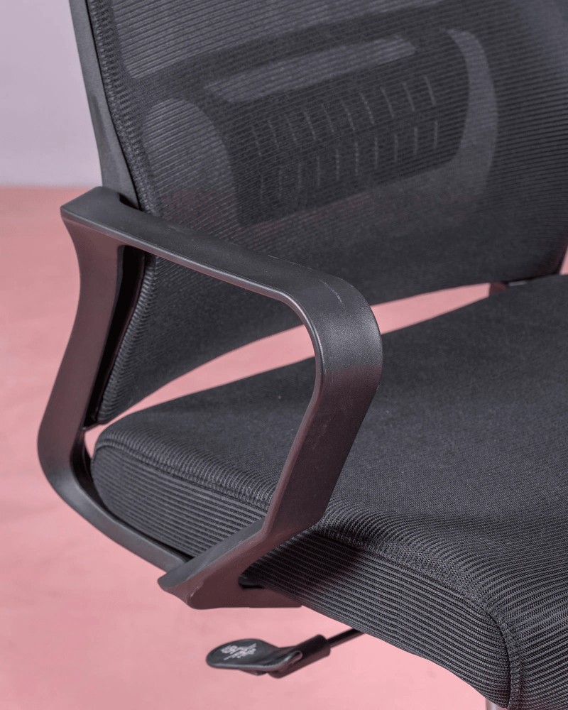 Chaise de bureau ergonomique noire en maille respirante | Nest Dream