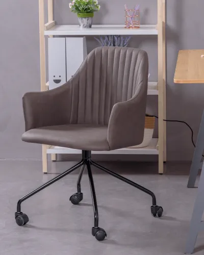 Chaise de bureau Skyline en différentes couleurs en polyester | Nest Dream