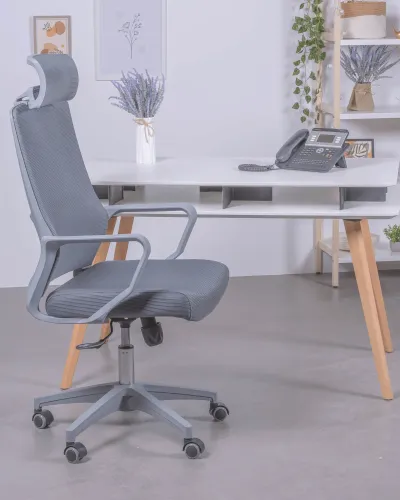 Breathable ergonomic office chair with headrest | Nest Dream