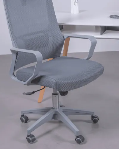 Breathable ergonomic office chair with headrest | Nest Dream