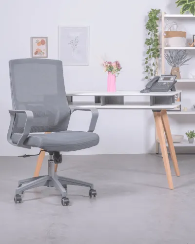 Ergonomic office chair with wheels in gray | 5 years warranty