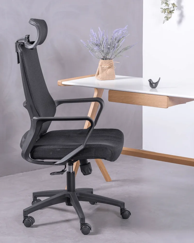 Silla de oficina ergonómica negra con reposacabezas | Nest Dream