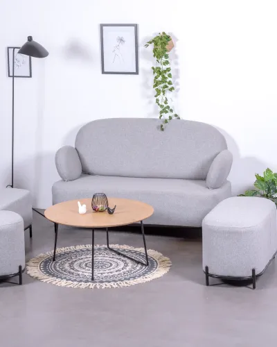 Minimalistyczna sofa 2-osobowa z podłokietnikami | Kolekcja Clair