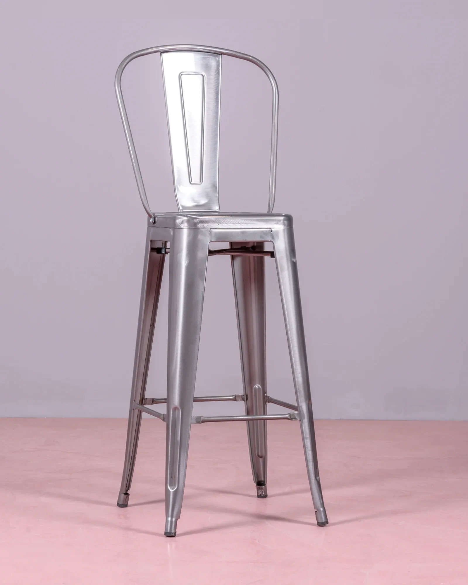 Industrial metallized steel stool with high backrest | Nest Dream