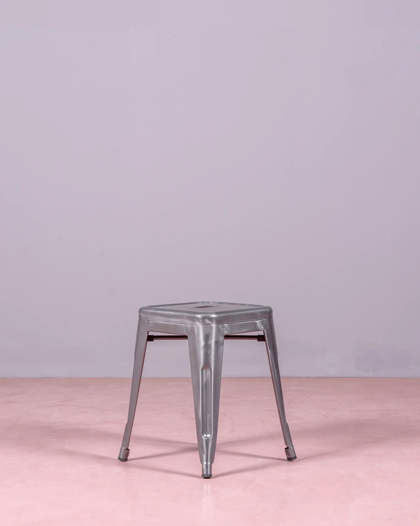 Low industrial stool in metallic steel and 45cm high | Nest Dream