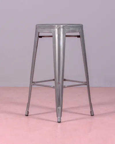 Tabouret industriel empilable en acier métallisé (76cm) | Magasin de meubles Nest Dream