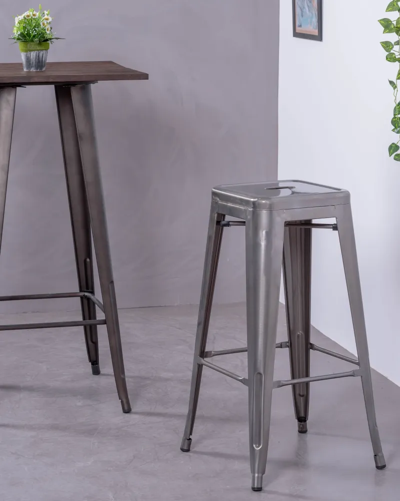 Tabouret industriel empilable en acier métallisé (76cm) | Magasin de meubles Nest Dream