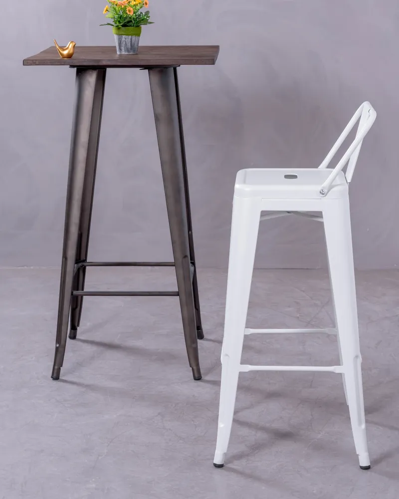 Tabouret industriel en métal avec dossier bas (76cm) | Magasin Dream Nest