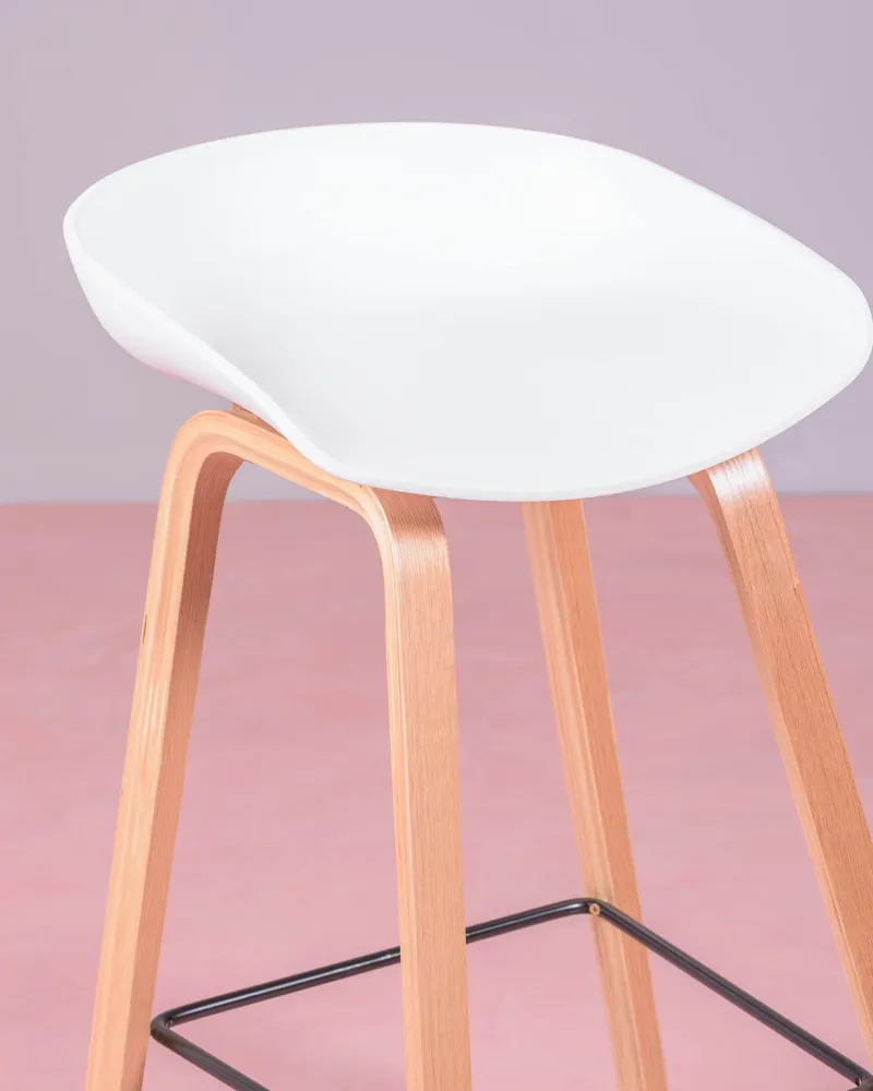 Tabouret Daxer au design nordique avec pieds en hêtre | Nest Dream