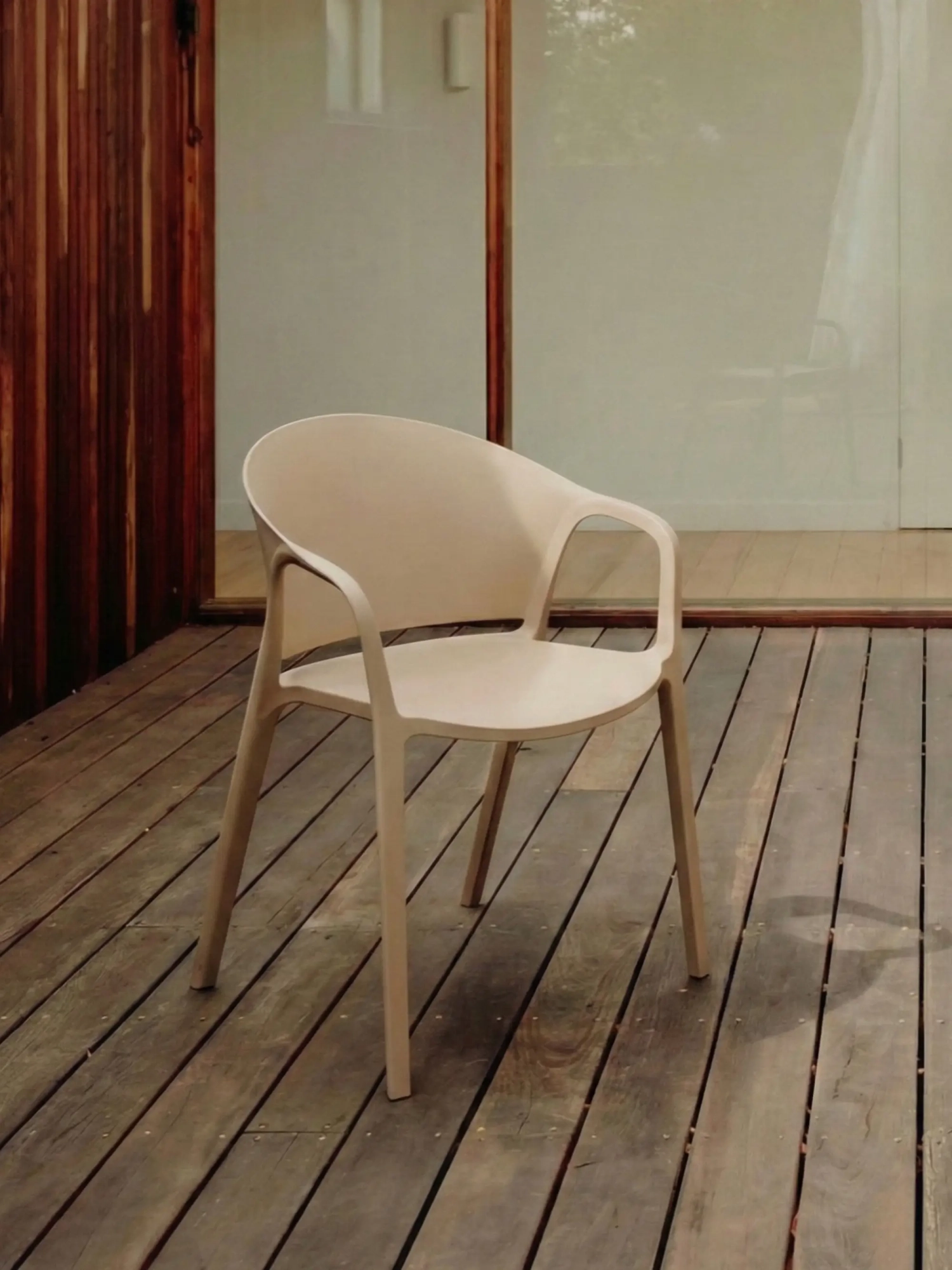 Scaun de design cu cotiere potrivit pentru utilizare în aer liber - Alpstone NEST DREAM - 1