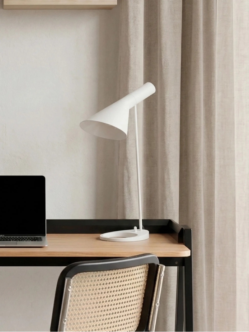 Design Tischleuchte aus Stahl - Jhon NEST DREAM - 13