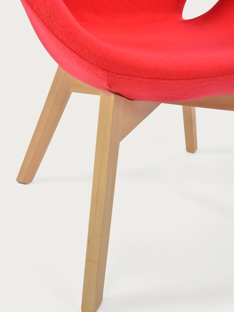 Nordic design nojatuoli, jossa on tuhkapuujalusta - Swart NEST DREAM - 1