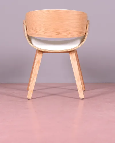 Silla nórdica de madera clara con cojín de polipiel | Nest Dream