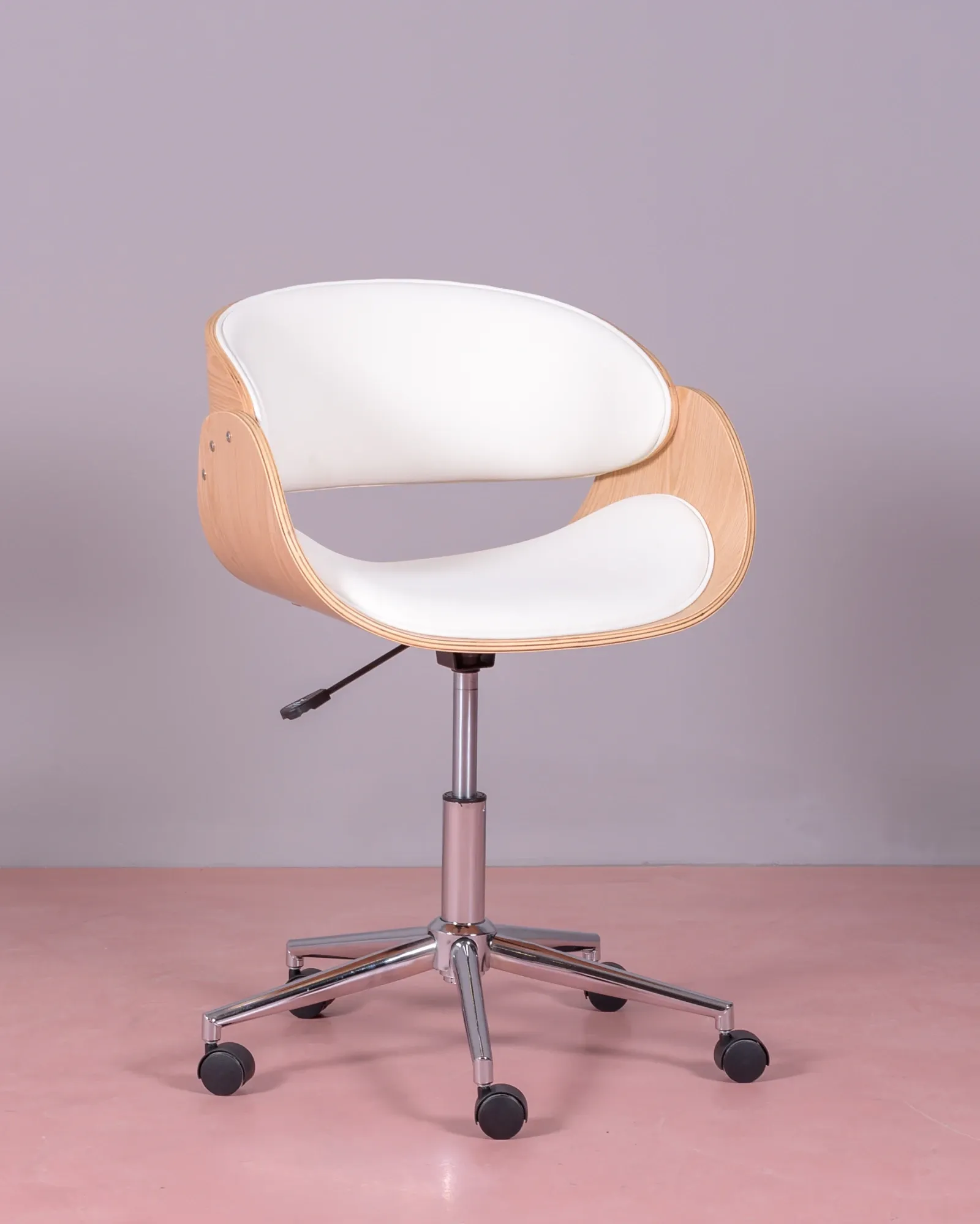 Scandinavian light wood desk chair with wheels | Nest Dream