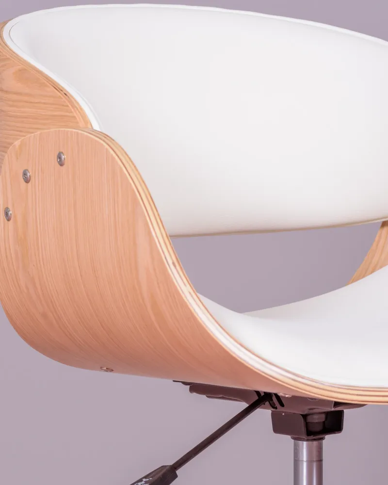 Chaise de bureau scandinave en bois clair à roulettes | Nest Dream