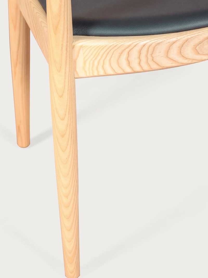 Chaise Santon en frêne et coussin en éco-cuir : : Chaise Santon Nest Dream