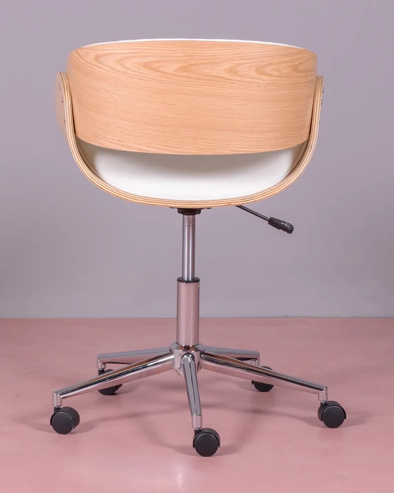 Scandinavian light wood desk chair with wheels | Nest Dream