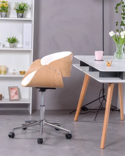 Sillón de escritorio nórdica de madera clara con ruedas | Nest Dream