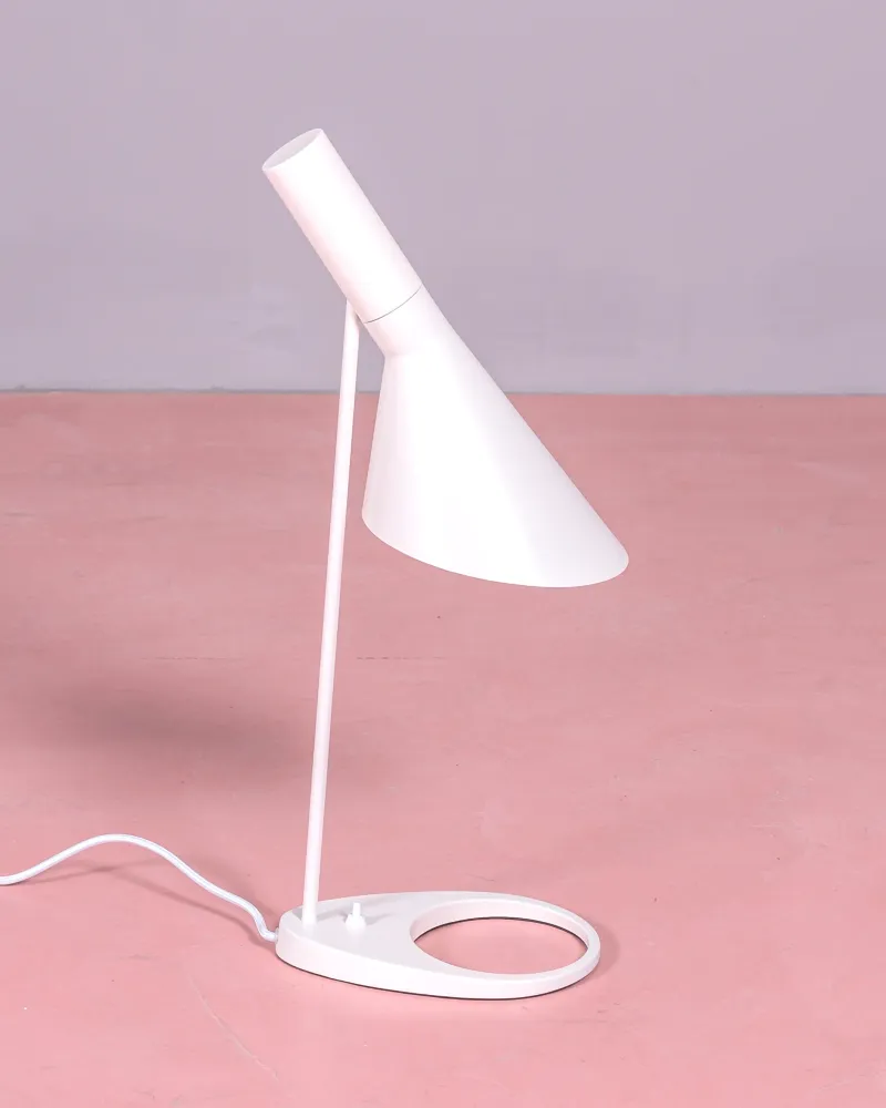 Lampe de table AJ | Lampes de table | Nest Dream