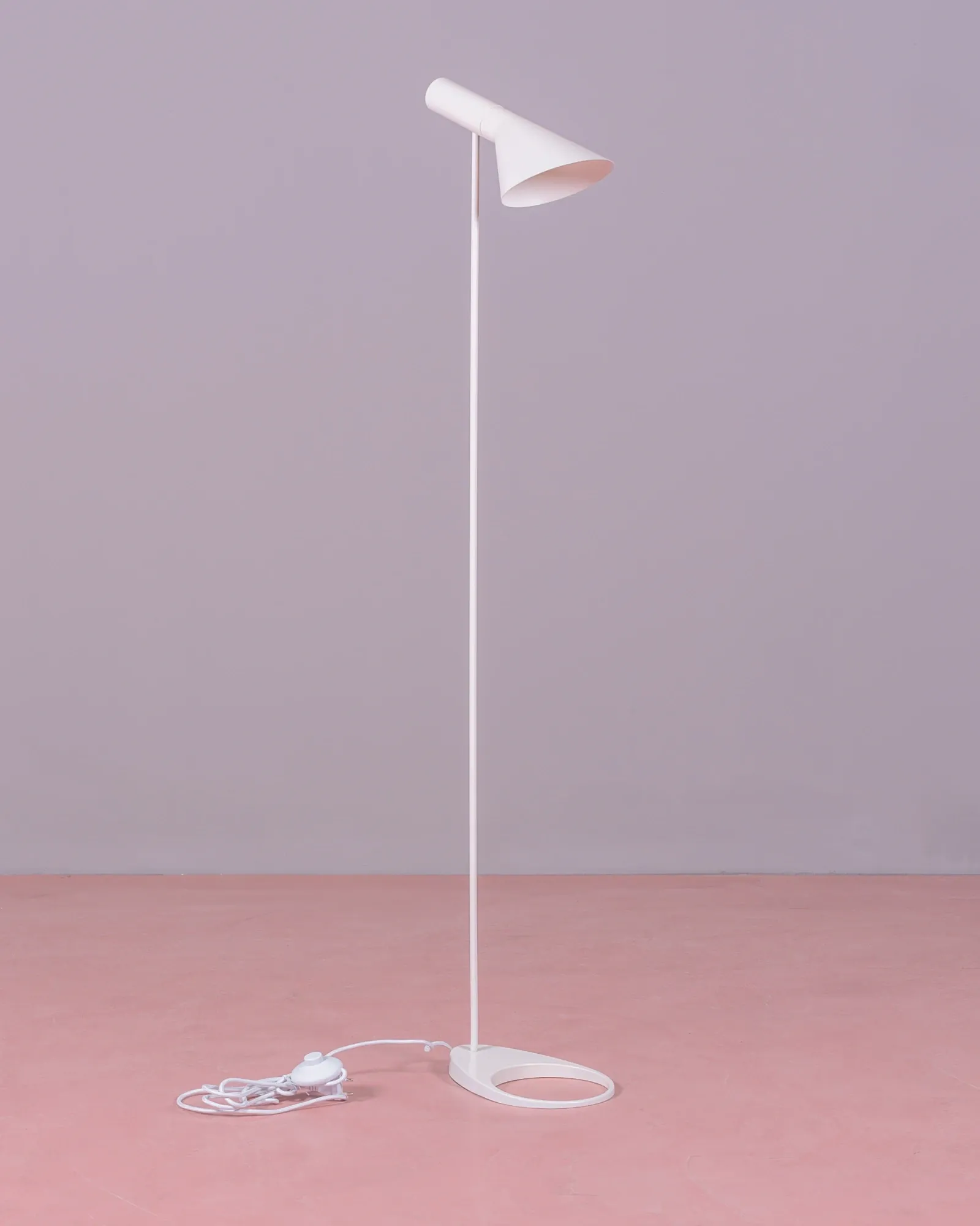 AJ floor Lamp | Floor lamps | Nest Dream Color White