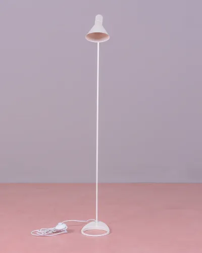 AJ vloerlamp | Staande lampen | Nest Dream