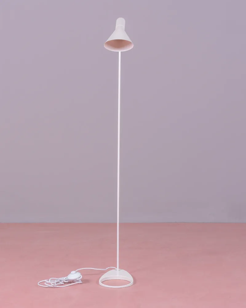 AJ vloerlamp | Staande lampen | Nest Dream