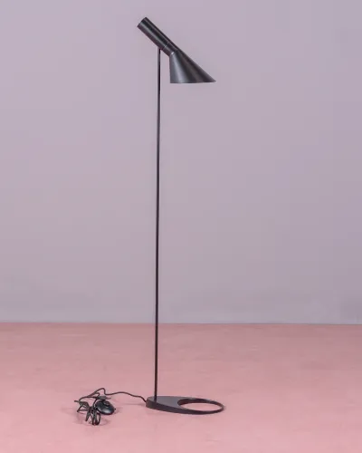 AJ floor Lamp | Floor lamps | Nest Dream