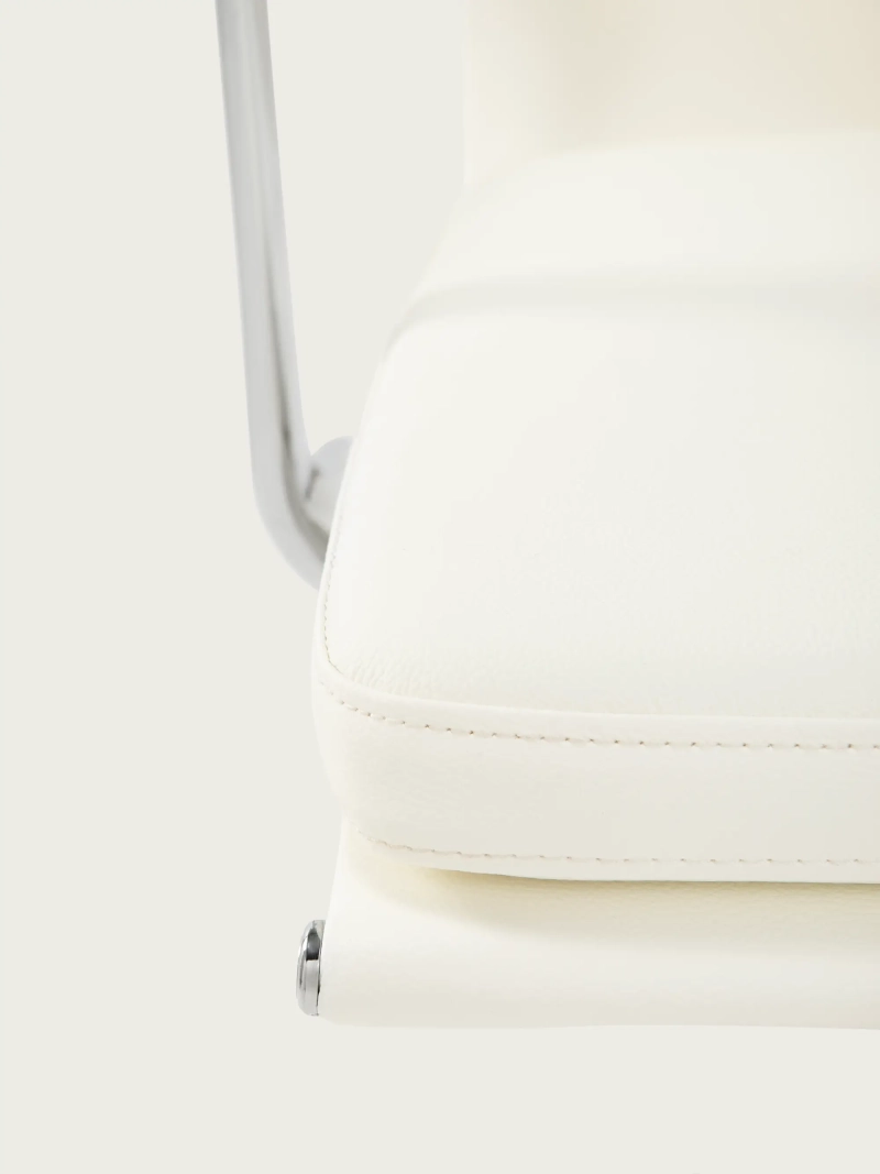 Sedia da scrivania Task Premium - Pelle italiana e design ergonomico