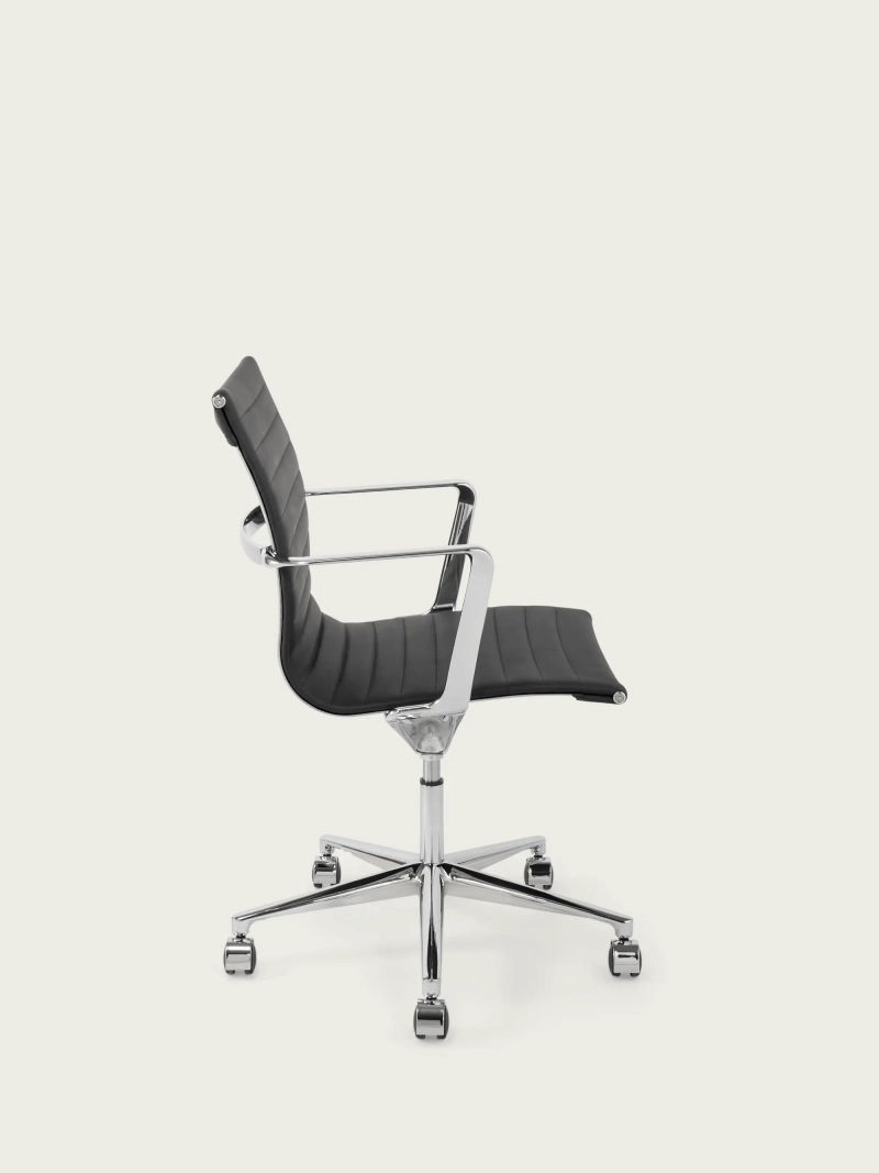 Ergonomischer Leder-Bürostuhl mit niedriger Rückenlehne - Task