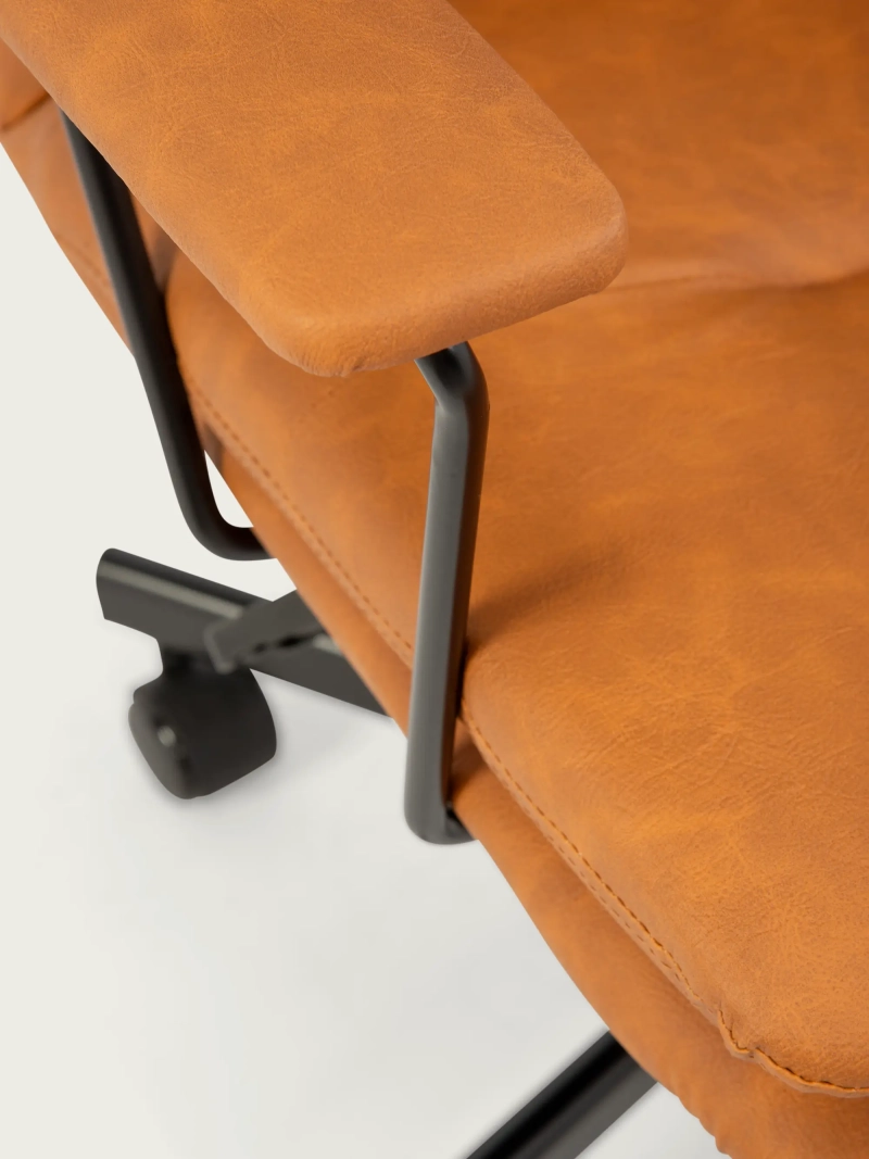 Dakota Retro Office Chair | Comfort and Classic Style