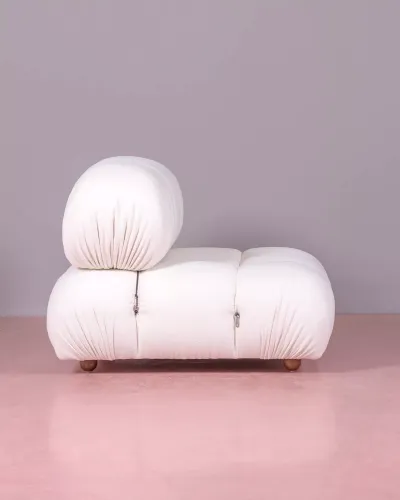 Laurel Sofa, zentrale Rückenlehne mit Bouclé-Polsterung | Kostenloser Versand