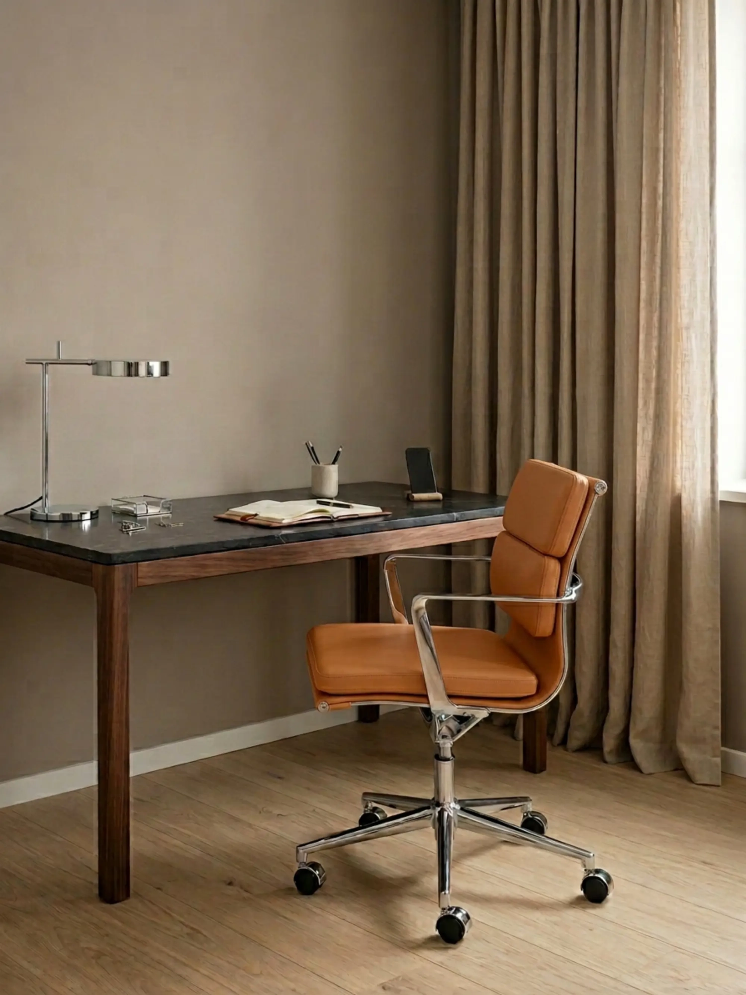 Task Premium Schreibtischstuhl - Italienisches Leder und ergonomisches Design