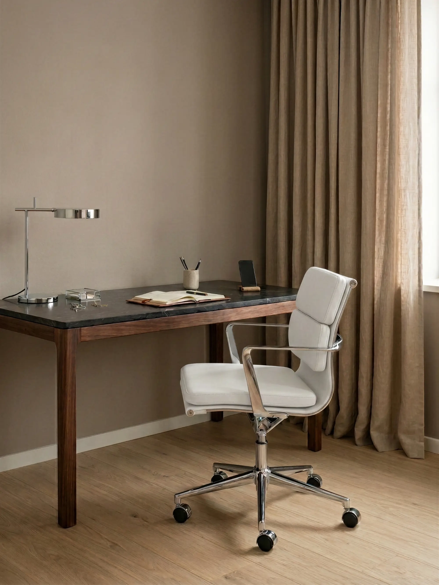 Task premium bureaustoel - Italiaans leer en ergonomisch ontwerp